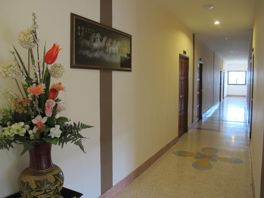The Star Hotel Udon Thani Buitenkant foto