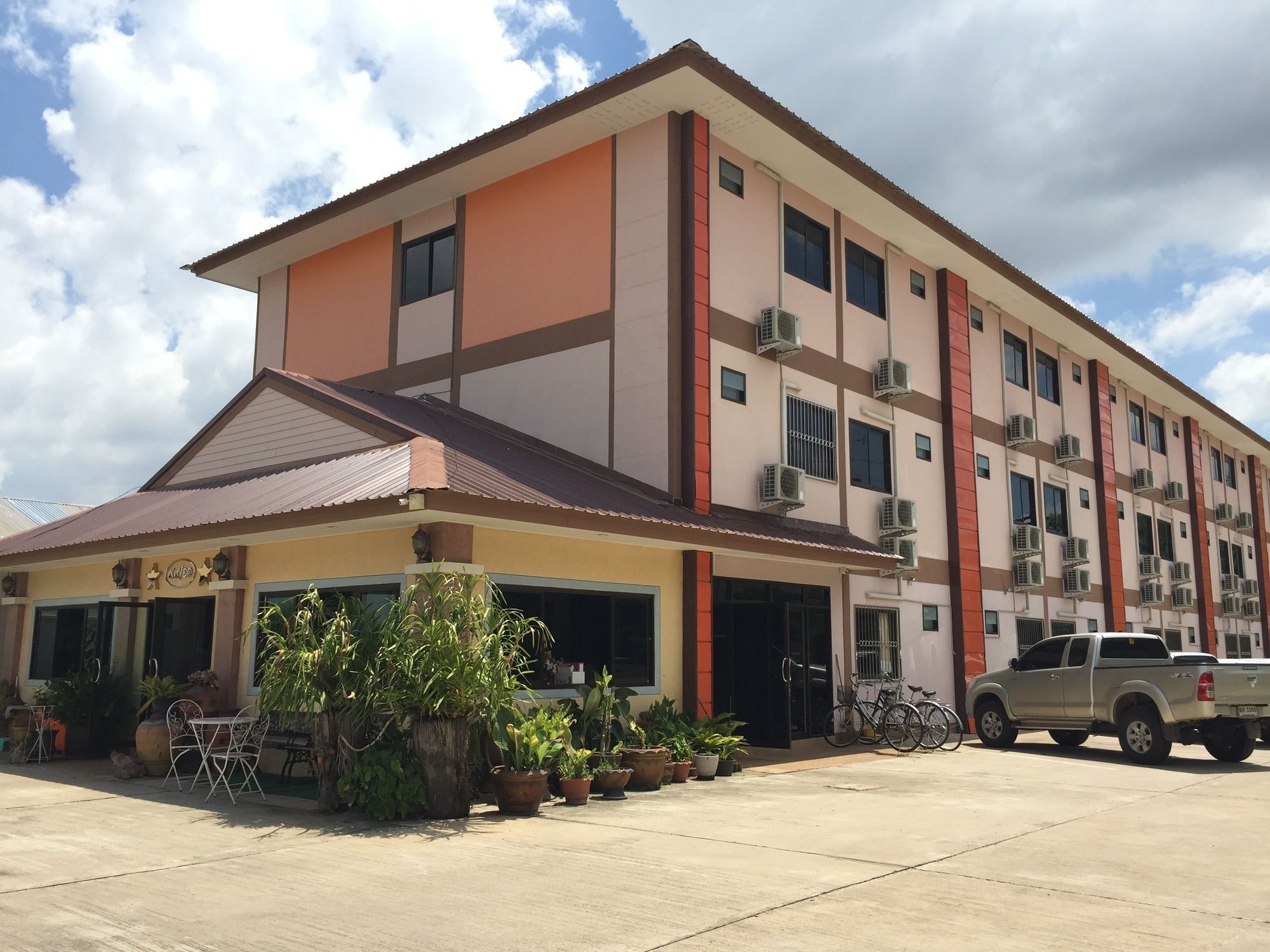 The Star Hotel Udon Thani Buitenkant foto