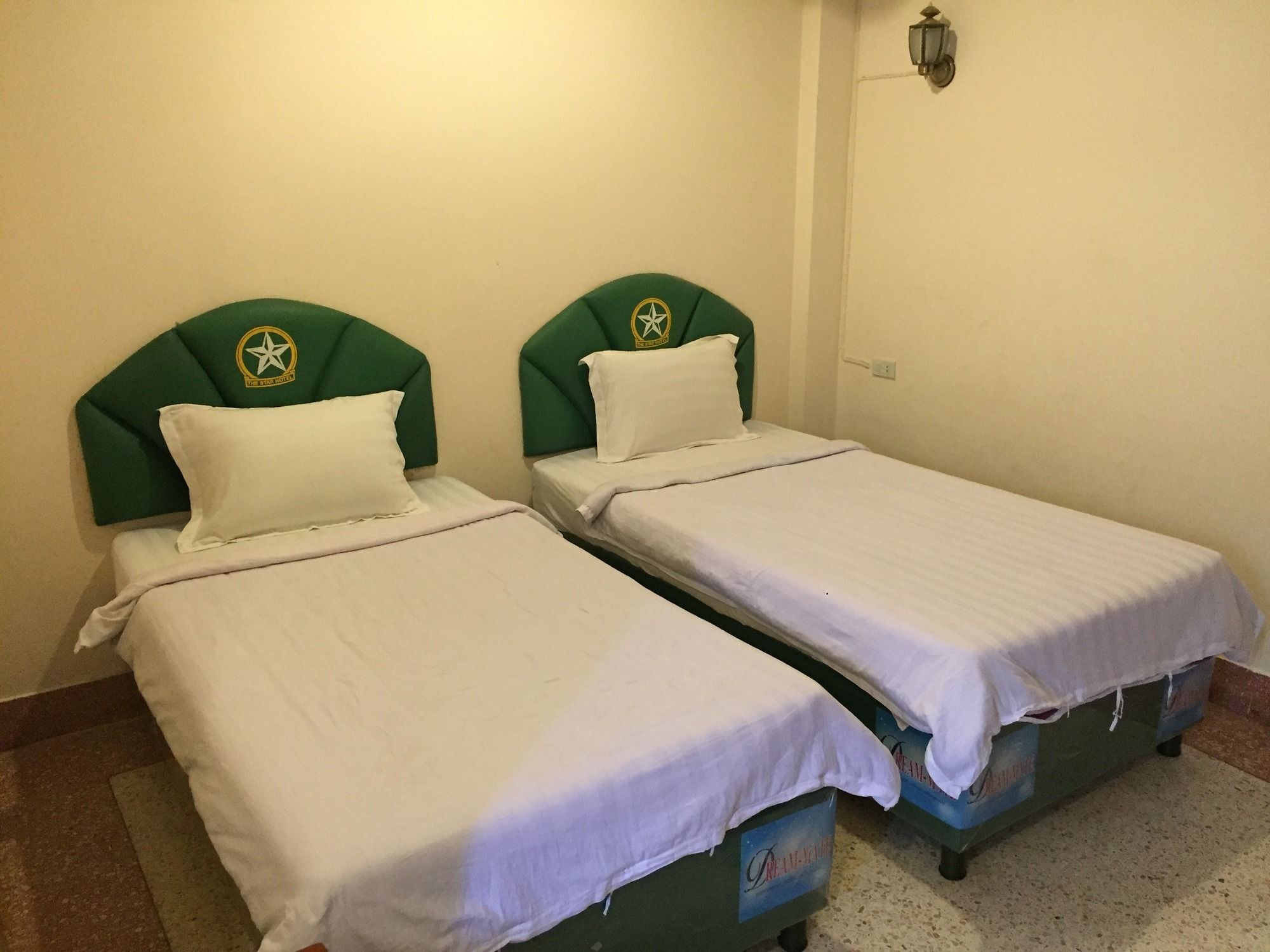 The Star Hotel Udon Thani Buitenkant foto